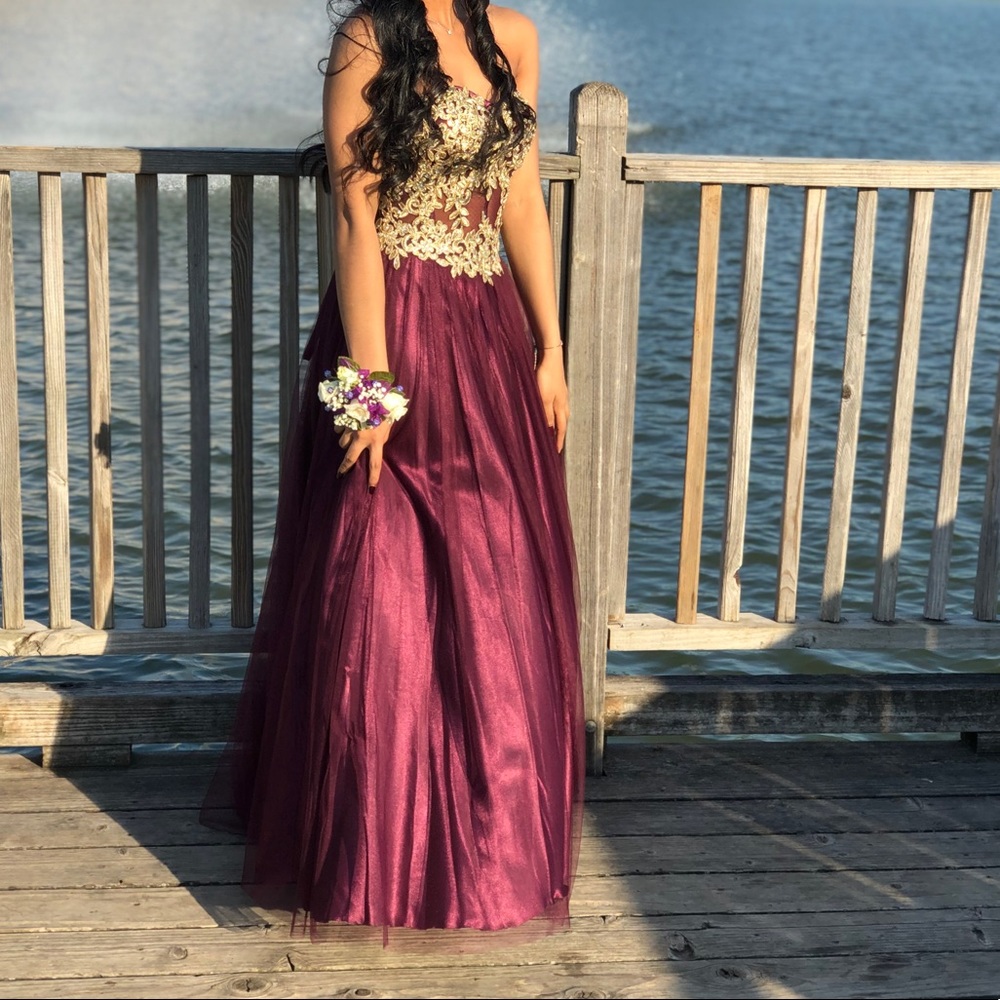 Prom dress (long) - Picture 1 of 4